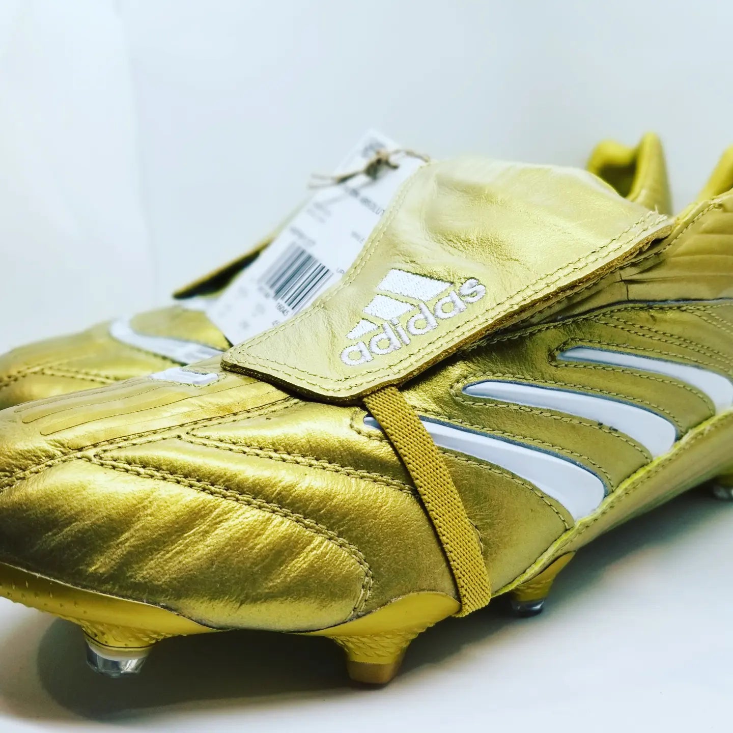 Adidas Predator Absolute FG Firm Ground in Gold - Size 8